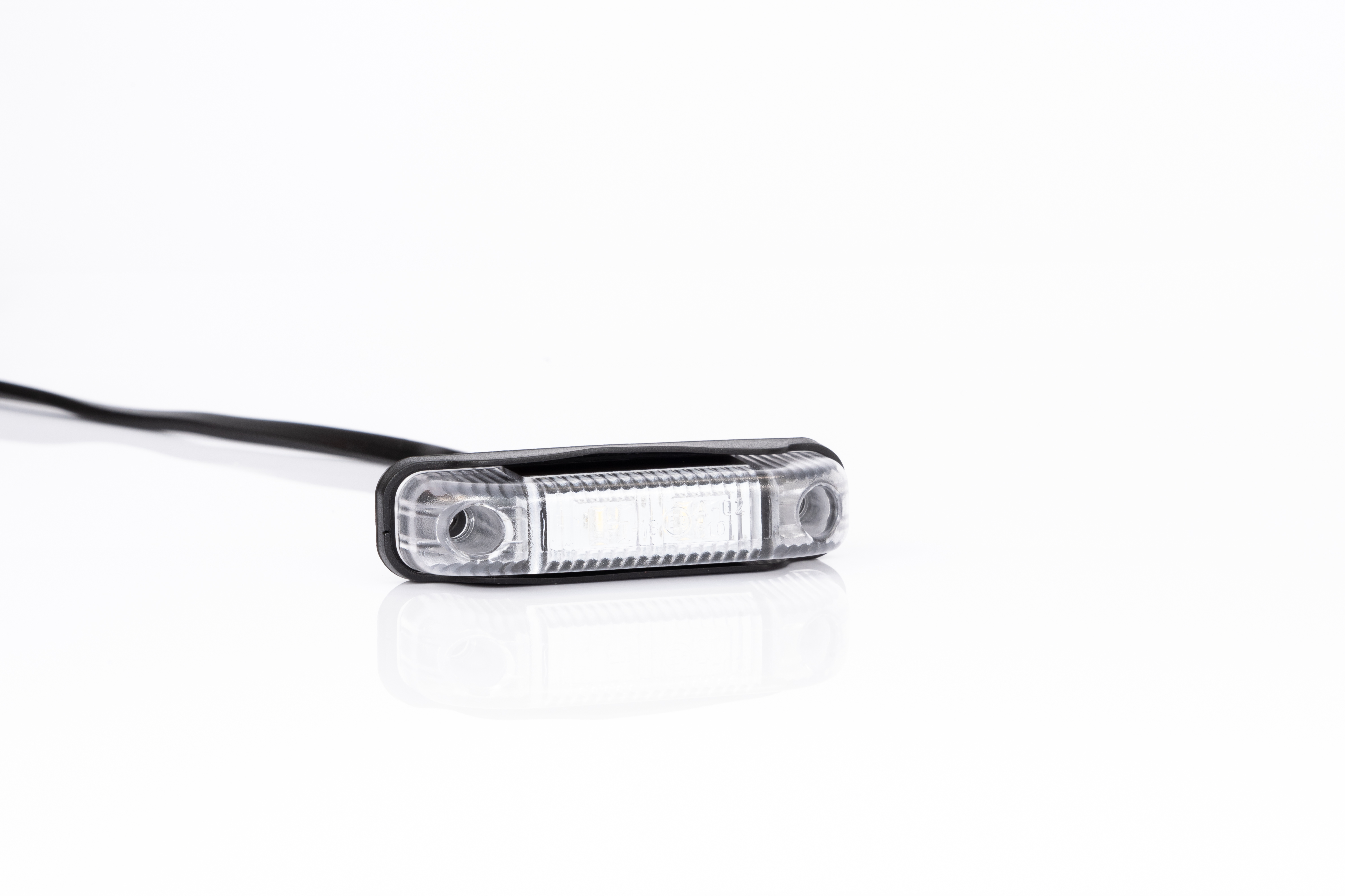 Фонарь габаритный FRISTOM LED жёлтый (провод)