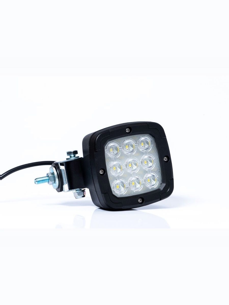 Рабочая фара LED с мин. мощностью 650 lm + задний ход (380 lm) FT-064 LED
