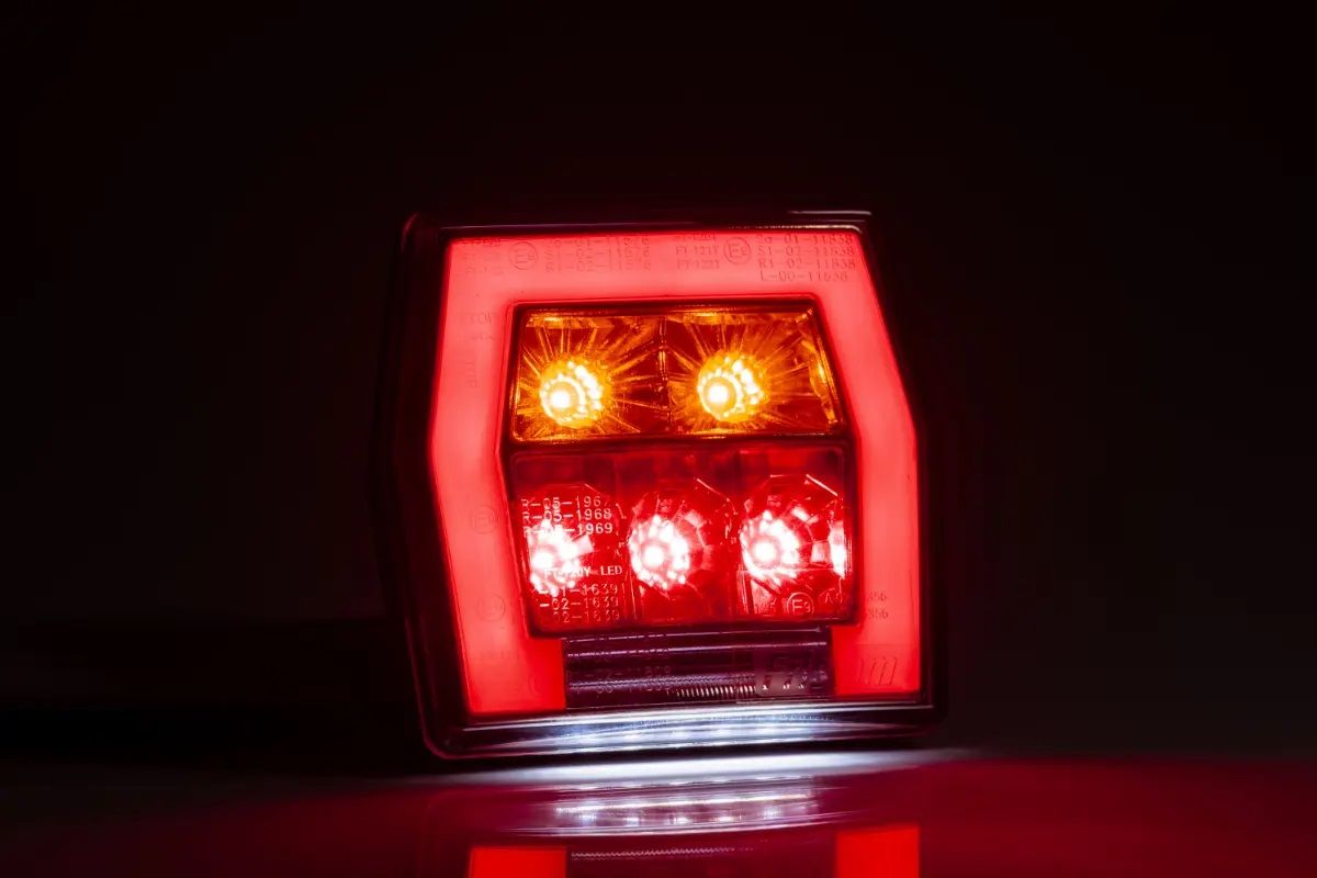 Фонарь FRISTOM LED задний FT122TLEDBAJONET