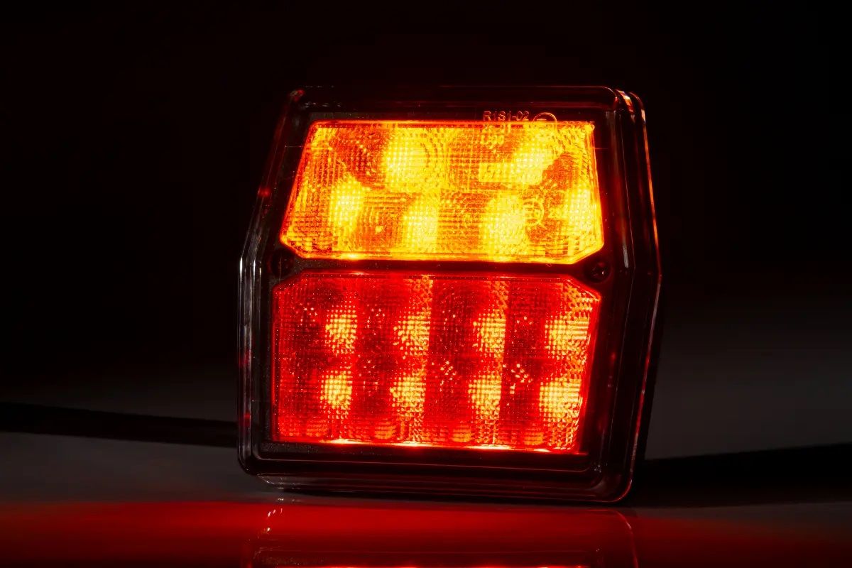 Фонарь задний FRISTOM LED FT222TLEDBAJONET