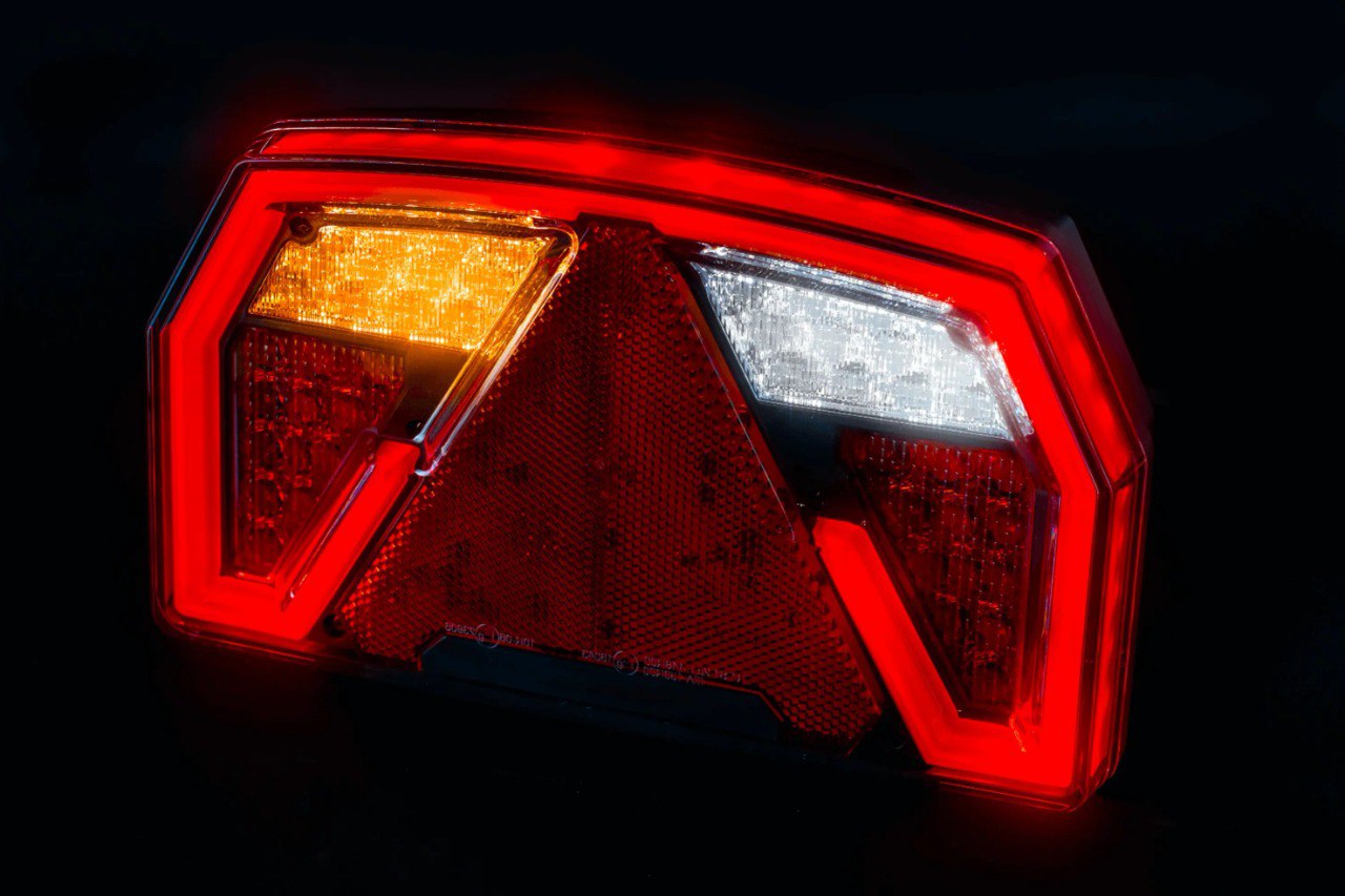 Фонарь задний универсальный LED
